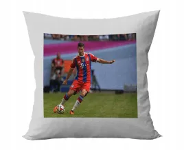 poduszka-personalizowana-robert-lewandowski-pilka-pomysl-na-prezent-grafiki