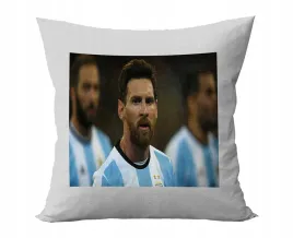 poduszka-personalizowana-lionel-messi-pilka-pomysl-na-prezent-grafiki