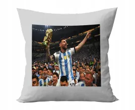 poduszka-personalizowana-lionel-messi-pilka-pomysl-na-prezent-grafiki