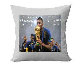 poduszka-personalizowana-kylian-mbappe-pilka-pomysl-na-prezent-grafiki