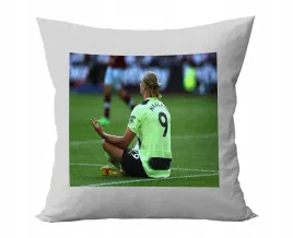 poduszka-personalizowana-erling-haaland-pilka-pomysl-na-prezent-grafiki
