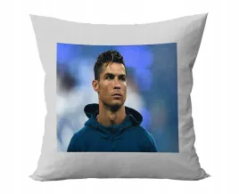 poduszka-personalizowana-cristiano-ronaldo-pilka-pomysl-na-prezent-wzory