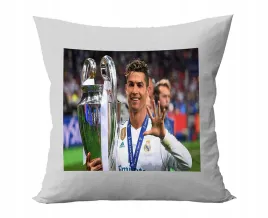 poduszka-personalizowana-cristiano-ronaldo-pilka-pomysl-na-prezent-grafiki
