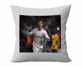 poduszka-personalizowana-cristiano-ronaldo-pilka-pomysl-na-prezent-wzory