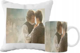 zestaw-kubek-i-poduszka-outlander-pomysl-na-seriale-prezent-grafiki
