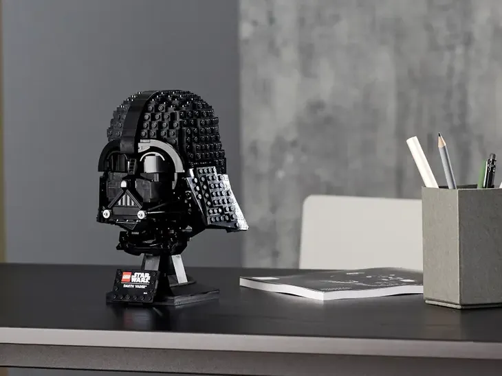 lego-star-wars-75304-darth-vader-helmet-material-plastik