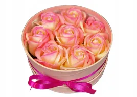 kwiaty-mydlane-flowerbox-okragly-ala-wieczne-roze-romantyczny-prezent
