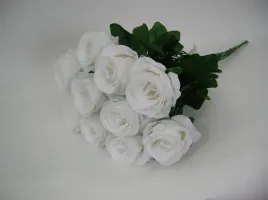 biale-roze-wiazanka-bukiet-bialych-roz