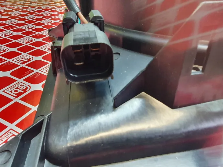 wentylator-chlodnicy-bmw-3-e46-numery-katalogowe-zamiennikow-ahe-304-007c