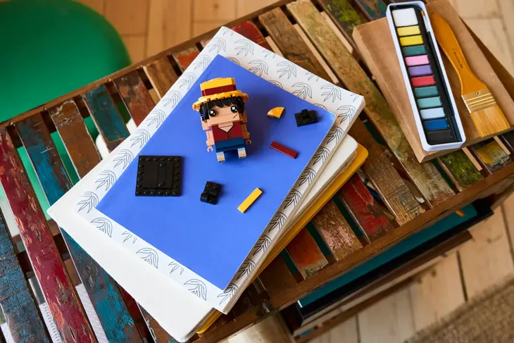lego-brickheadz-40799-figurka-monkey-d-luffyego-material-plastik