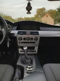 bmw-e60-e61-okleiny-na-kokpit-deske-dekory-panele-konsola-decor-folia-alu