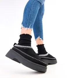 czarne-sniegowce-zdobione-haftem-na-platformie-julen