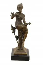 kobieta-w-sukience-z-ptakami-secesja-figura-rzezba-z-brazu-prezent