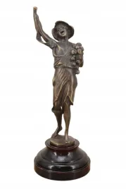 kobieta-w-kapeluszu-figura-rzezba-z-brazu-dekoracja