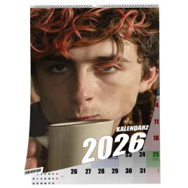 kalendarz-a4-thimothee-chalamet-13-stronny-zaznaczone-swieta-scienny