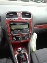 vw-golf-6-vi-okleiny-kokpit-dekory-panel-deska-folia-3d-carbon-alu