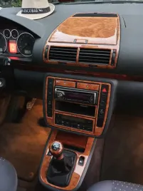 vw-sharan-okleiny-na-deske-kokpit-dekory-carbon-konsola-panel-deska-folia
