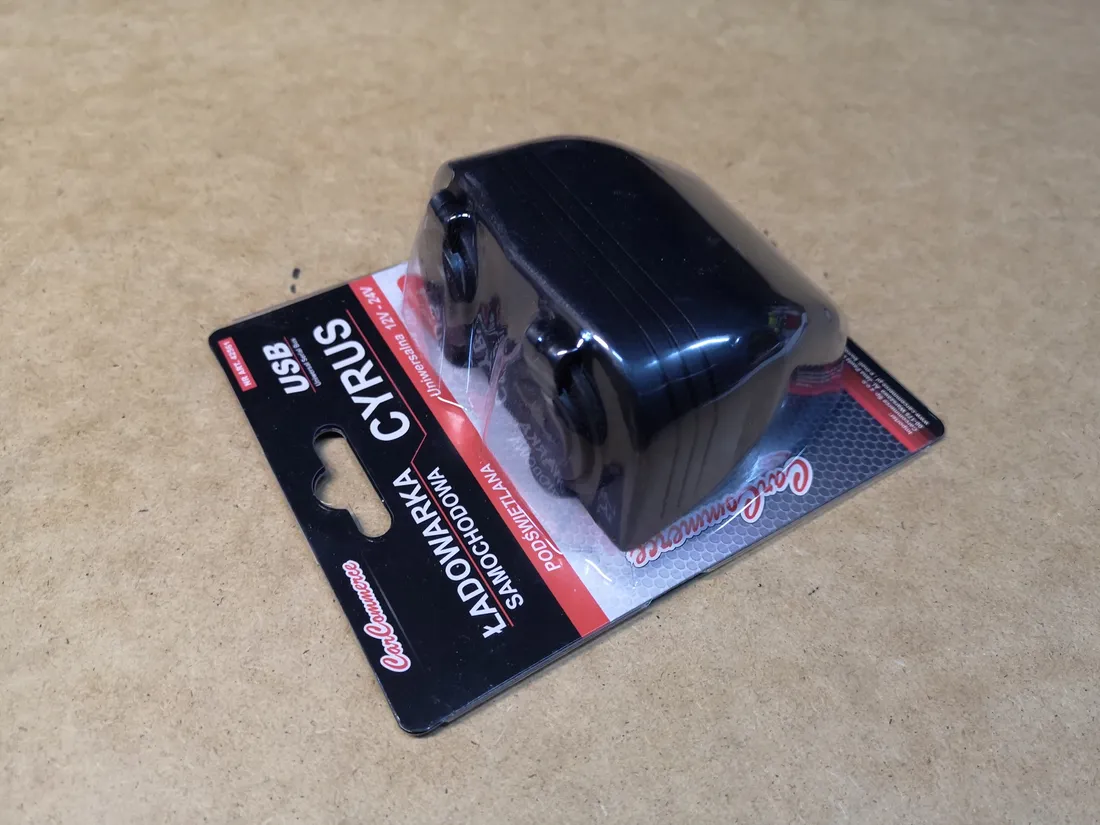 ladowarka-samochodowa-usb-12v-24v-3100ma