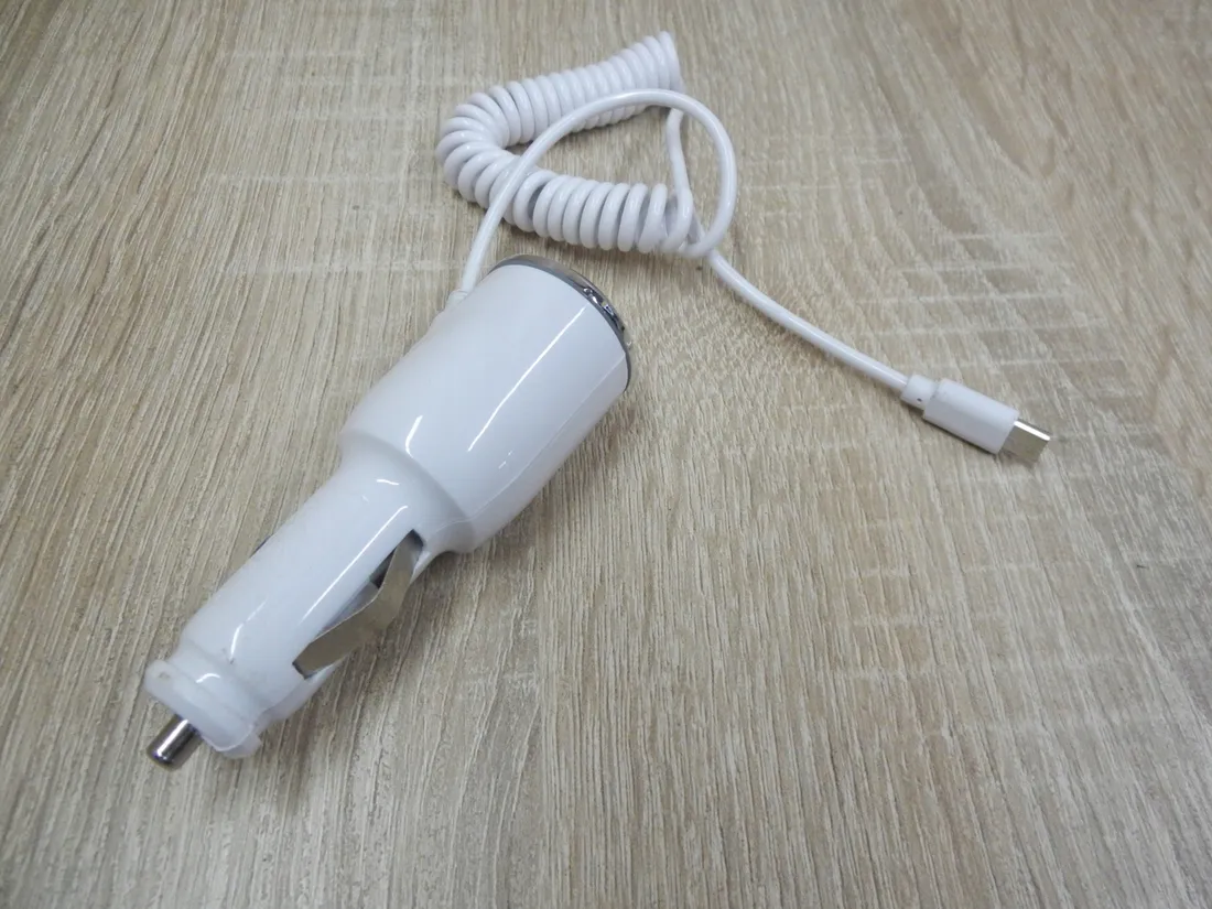 ladowarka-samochodowa-micro-usb-b-12v-24v-21a
