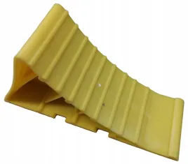 klin-pod-kolo-samochodowe-przyczepka-zabezpieczenie-plastikowe-zolte-22-cm