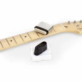 fender-0990521100-slick-string-cleaner