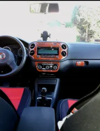 vw-golf-5-v-plus-dekory-na-kokpit-okleiny-panele-konsola-kokpit-folia-3d