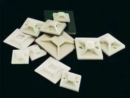 podstawka-samoprzylepna-30mm-30mm-biala-blow