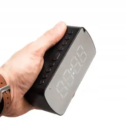 glosnik-bluetooth-radio-zegarek-karty-sd-aux-usb