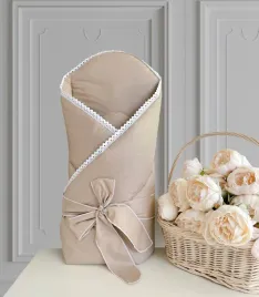 rozek-becik-usztywniony-wiazany-lace-bezowy-z-biala-koronka