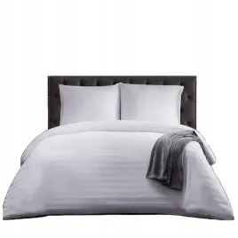 posciel-satynowa-200x200cm-koldra-2x-poszewki-na-poduszki-80x80cm-biala