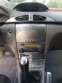 renault-laguna-2-dekory-na-kokpit-deska-konsola-panele-kokpitu-carbon