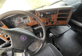 scania-r-2004-dekoracja-deski-kokpitu-panele-konsola-dekory-folia-okleiny