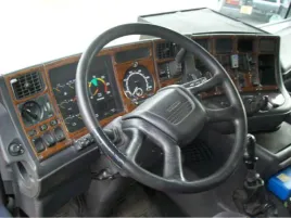 scania-123-124-dekoracja-deski-kokpitu-okleiny-panele-konsola-deska-dekory