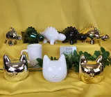 skarbonka-ceramiczna-dinozaur-bialy-plec-unisex
