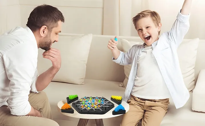 triangle-chess-board-game-interactive-pegboard-game-desktop-board-games