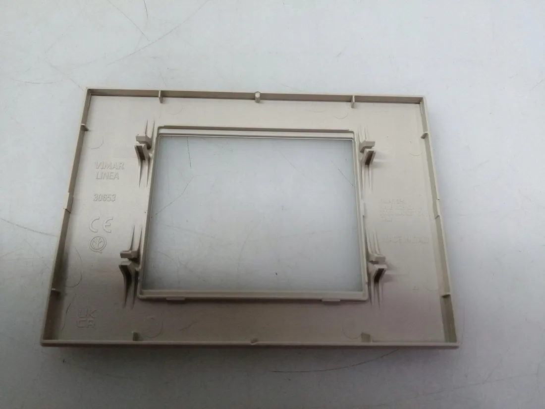 vimar-30653-01-ramka-stan-powystawowy