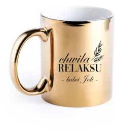 elegancki-zloty-srebrny-kubek-z-grawerem-napisem-prezent-na-dzien-babci