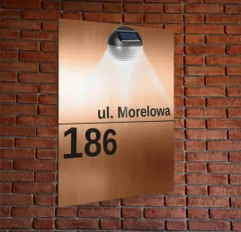 miedziana-tabliczka-adresowa-nierdzewna-numer-domu-lampka-led-pionowa-30x20