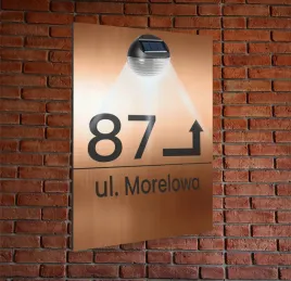 miedziana-tabliczka-adresowa-nierdzewna-numer-domu-oswietlona-pionowa-30x20