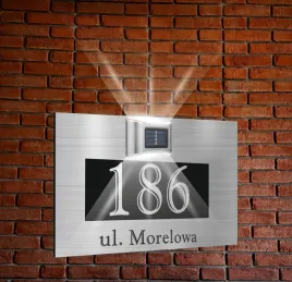 srebrna-tabliczka-adresowa-aluminiowa-oswietlona-numer-domu-dibond-30x20