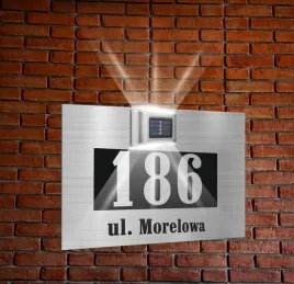 srebrna-tabliczka-adresowa-oswietlona-numer-domu-dibond-30x20