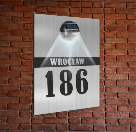 tabliczka-adresowa-oswietlona-led-pionowa-nierdzewna-numer-na-dom