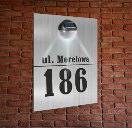 tabliczka-adresowa-oswietlona-led-pionowa-aluminiowa-numer-na-dom