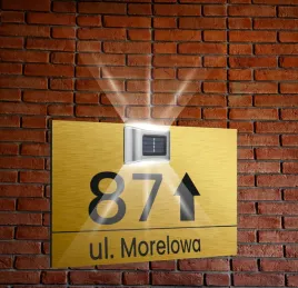 zlota-tabliczka-adresowa-nierdzewna-dibond-z-lampka-numer-posesji-40x30-cm