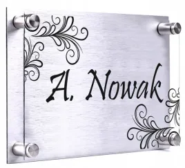 tabliczka-adresowa-twoje-nazwisko-30x20-dibond-plexi-dystanse-montazowe
