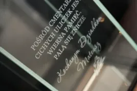 znicz-klasyczny-lampion-kapliczka-personalizowany-z-dedykacja-grawerem