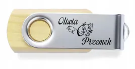 pendrive-slubny-drewniany-nadruk-pamiatka-prezent-wesele-z-imionami-data