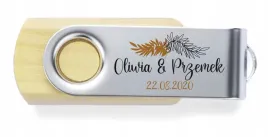 pamiatka-slubu-drewniany-pendrive-z-nadrukiem-weselny-z-imionami-data