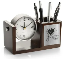 personalizowany-prezent-dla-doktora-zegar-i-organizer-na-biurko