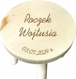 taborecik-krzeselko-drewniane-dla-dziecka-grawer-prezent-na-roczek-imie